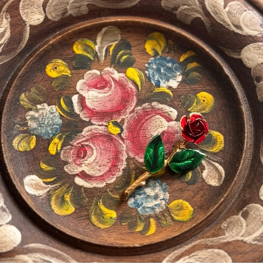 Vintage Early 2000s | Red Rose Brooch Pin Gold Tone Emerald Green Leaves 2.25”